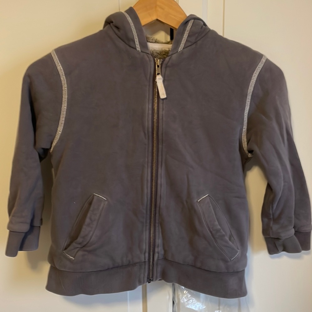 Grey mini boden fleece lined sweatshirt. Size 5/6